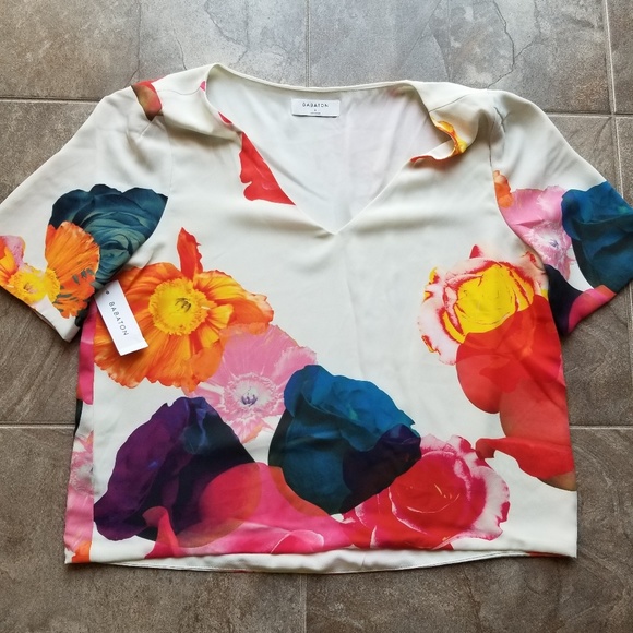 Aritzia Tops - Aritzia floral blouse size small NWT